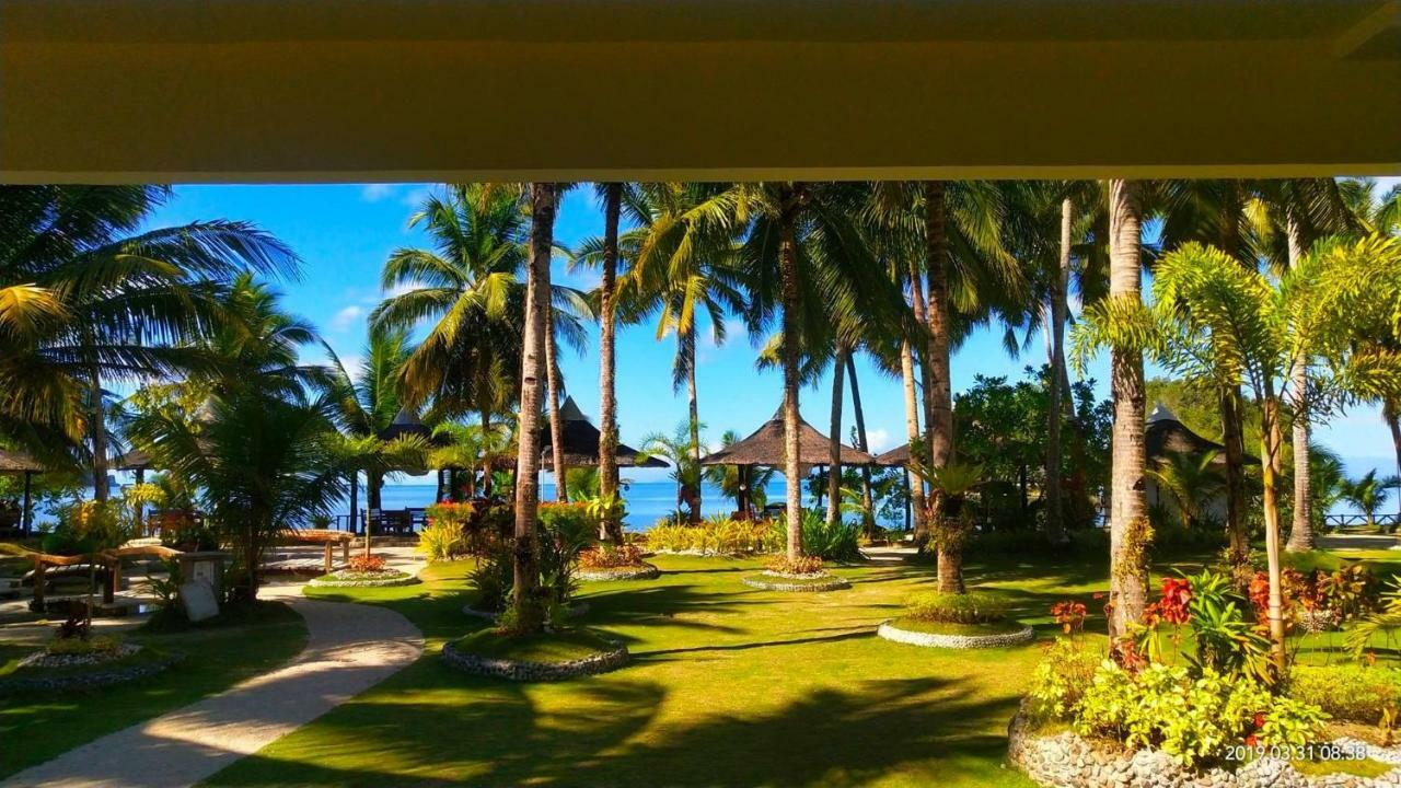 Caluwayan Palm Island Resort & Restaurant Exterior photo